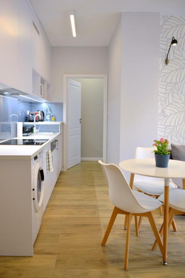 Chlodna Apartment By Your Freedom Варшава Екстериор снимка